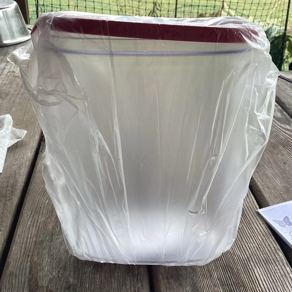 Tupperware Ultraclear Oval 2.2L container